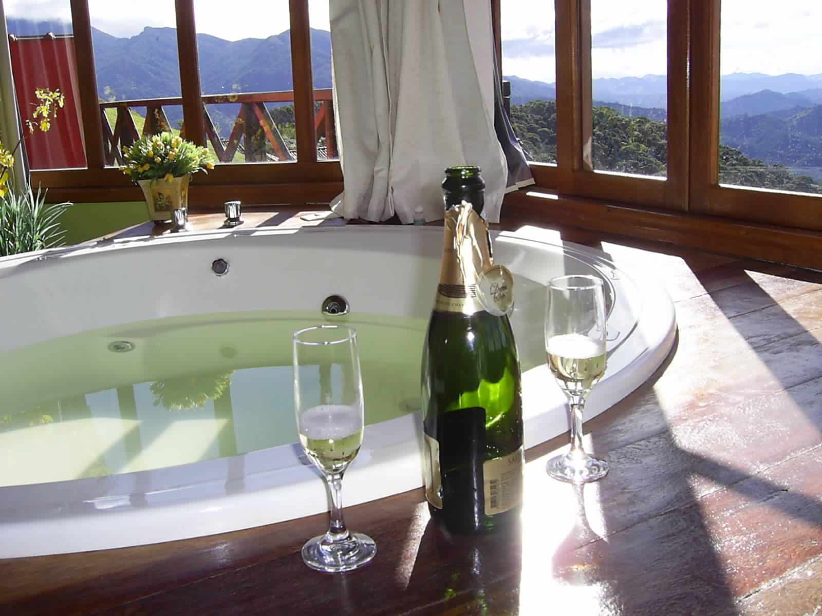 Une chambre privative pour un séjour réussi en couple à Lyon