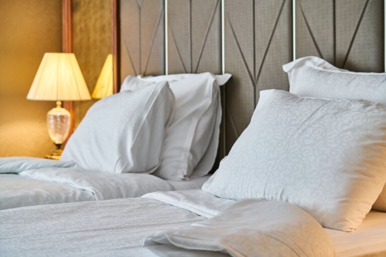 Comment créer une atmosphère chaleureuse en chambre d&rsquo;hôtes ?